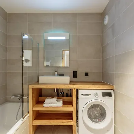 Neuf Cosy Avec Terrasse, 1 Chambre, Parking, Wifi, Pres Des Pistes - Fr-1-638-10 Apartment La Plagne